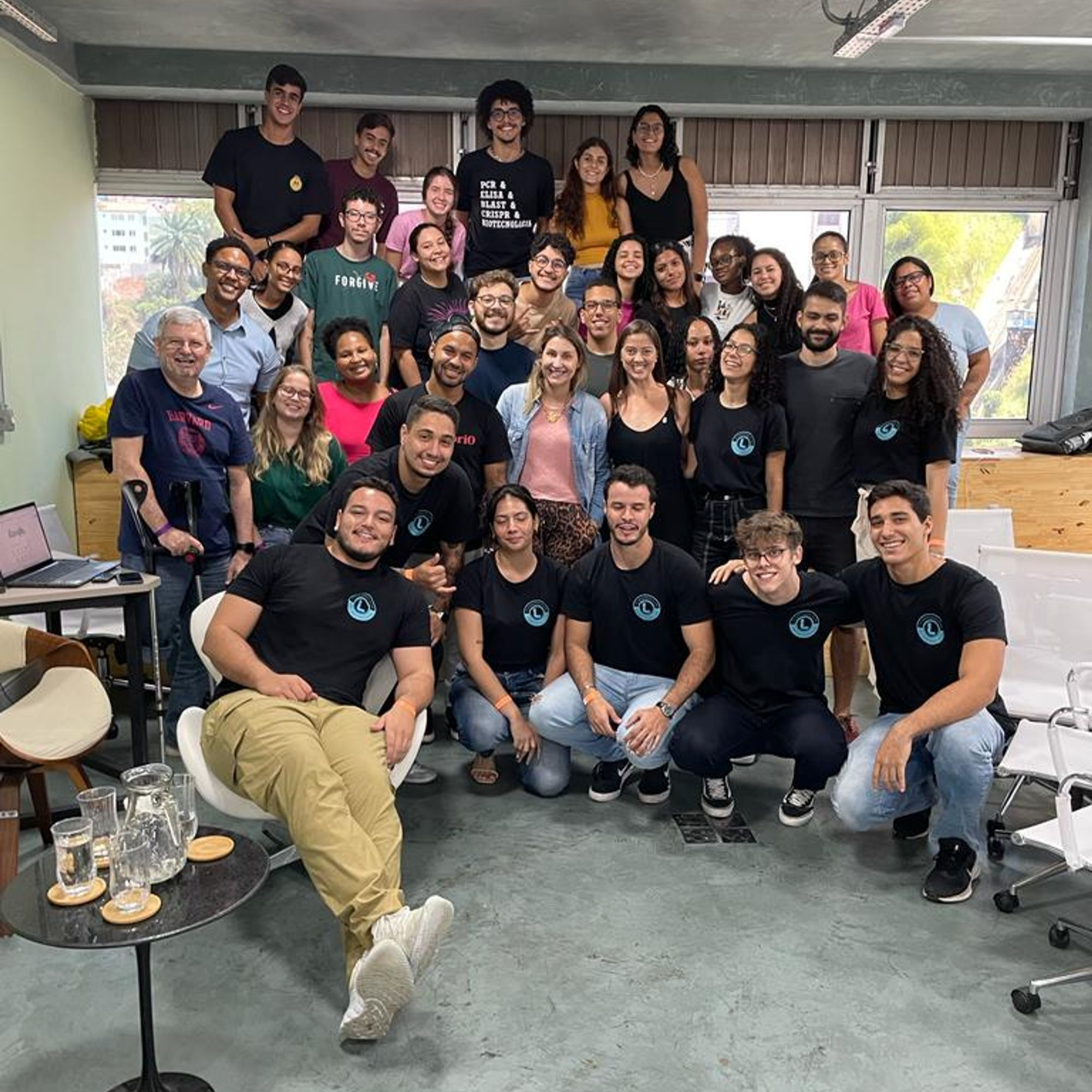 Membros da Liga liderando projetos